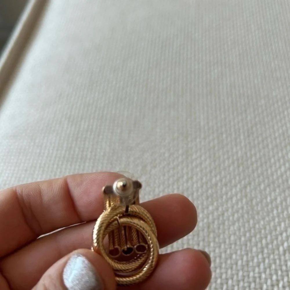 NWB Hoop gold Earrings